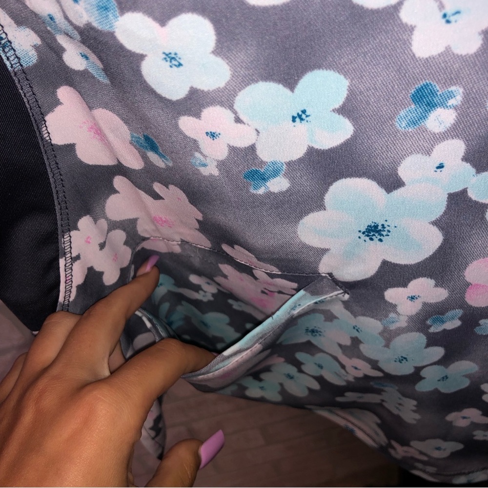 Healing Hands Purple Label Yoga Zip V neck blue floral short sleeve scrub top - Picture 5 of 12